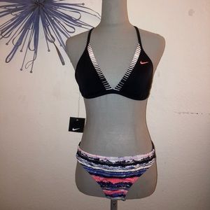 NWT Bikini Top S Reversible- Nike Black/Black & White Stripes
